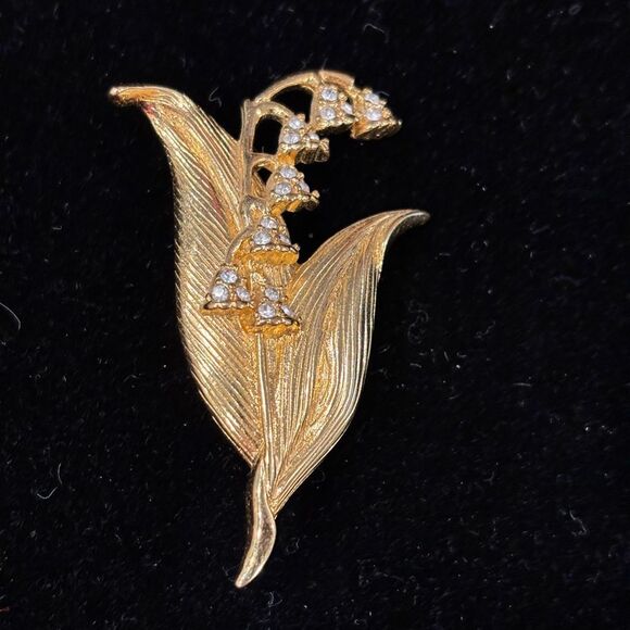 VTG Monet Lily of The Valley Gold and White Brooch with Art Nouveau Design Rare - Picture 1 of 3
